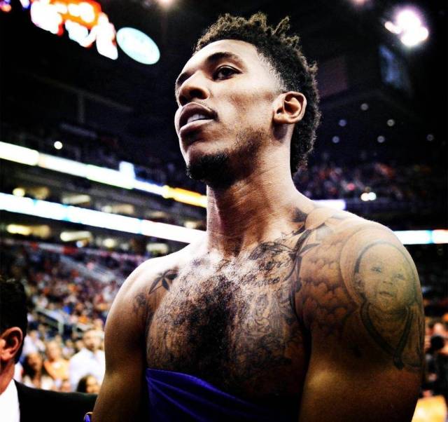 内线蹭到后 内线蹭到后