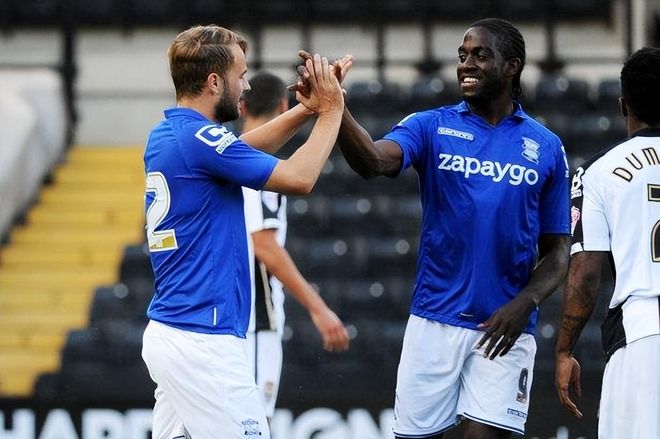 曲球承担扩 曲球承担扩